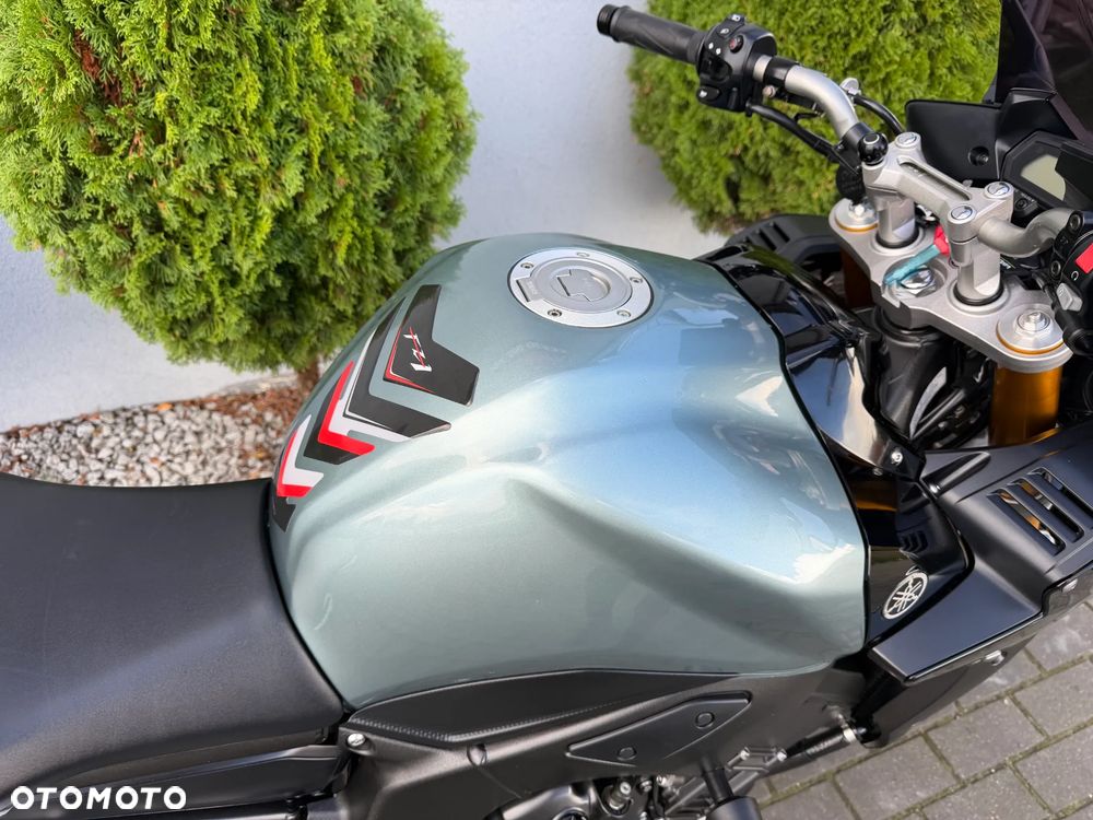 Yamaha FZ - 26