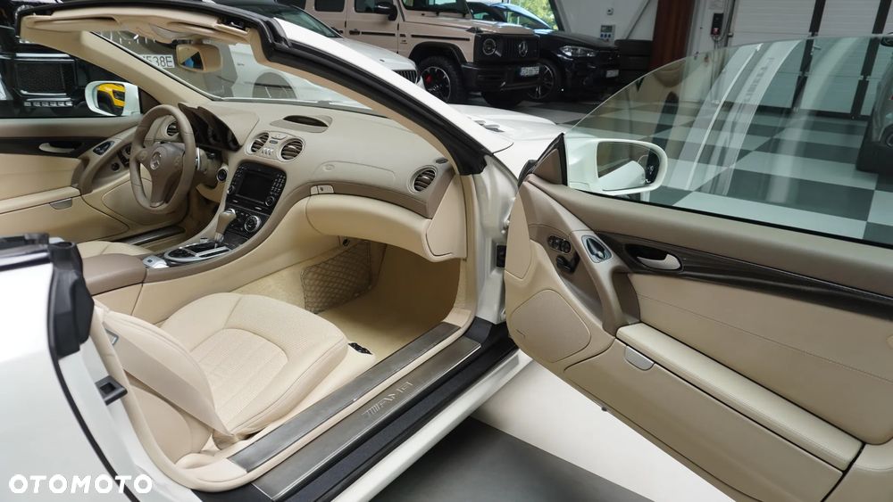 Mercedes-Benz SL 63 AMG SPEEDSHIFT MCT - 9