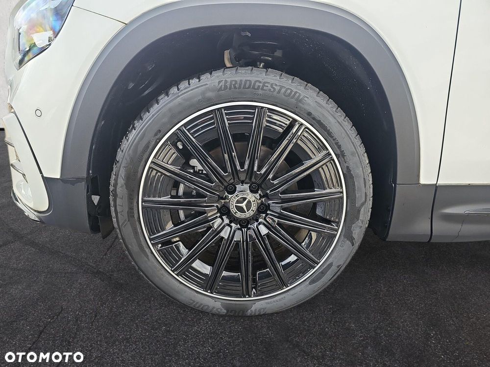 Mercedes-Benz GLB - 9