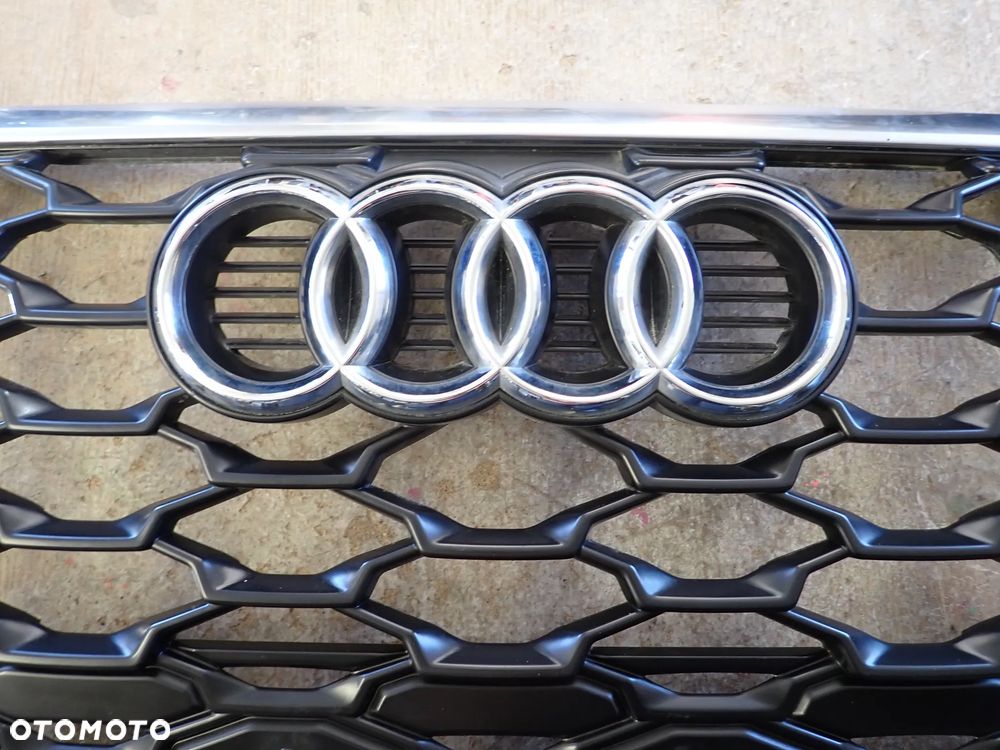 AUDI Q3 II S-LINE GRILL ATRAPA 83F853651 - 2