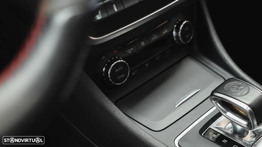 Mercedes-Benz CLA 45 AMG Shooting Brake 4-Matic - 52