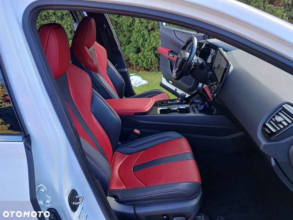 Lexus NX 450h+ Omotenashi AWD - 14