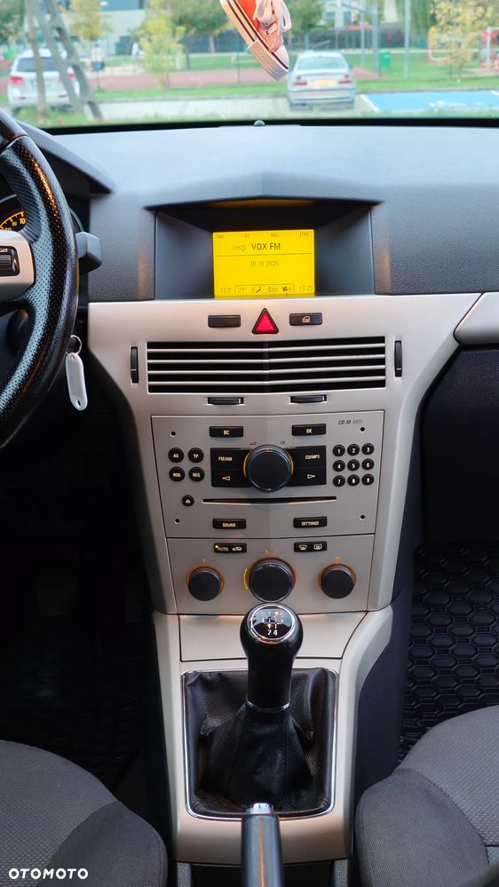 Opel Astra 1.4 Enjoy - 33