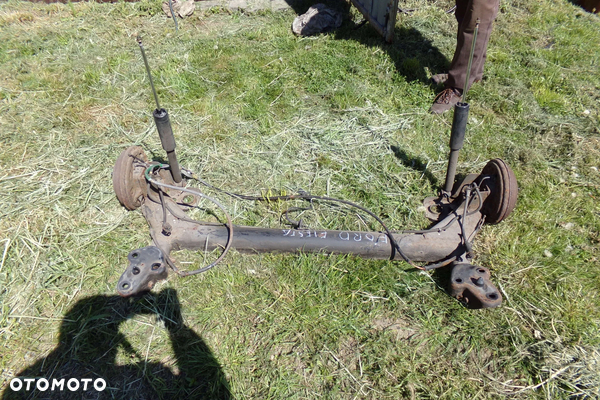 Belka tylna zawieszenia Ford Fiesta MK6 lak. 44