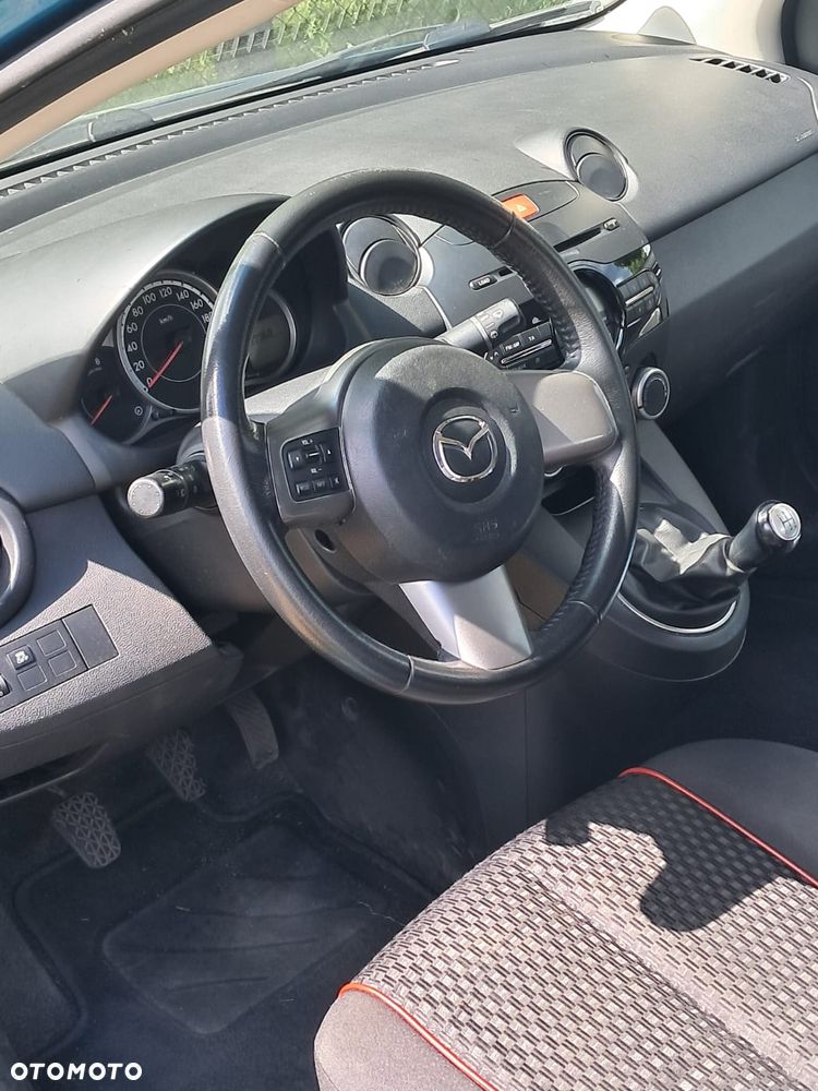 Mazda 2 - 8