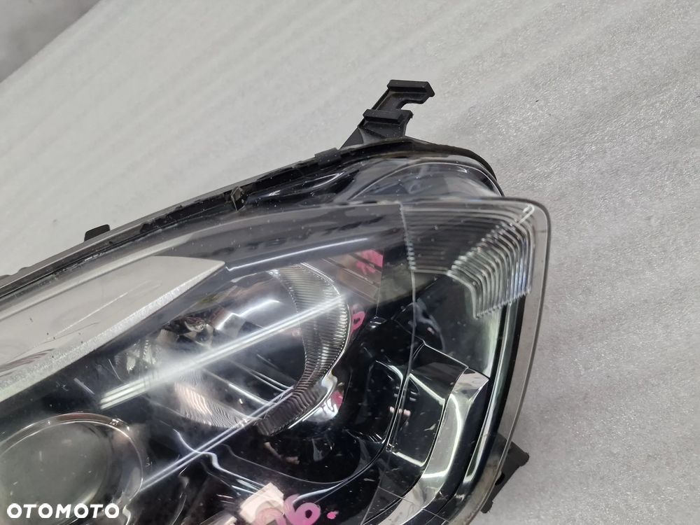 RENAULT CAPTUR 12- ŁADNA PRAWA LAMPA PRZEDNIA PRZÓD , NR 260100947R , NR AUKCJI LA706 - 3