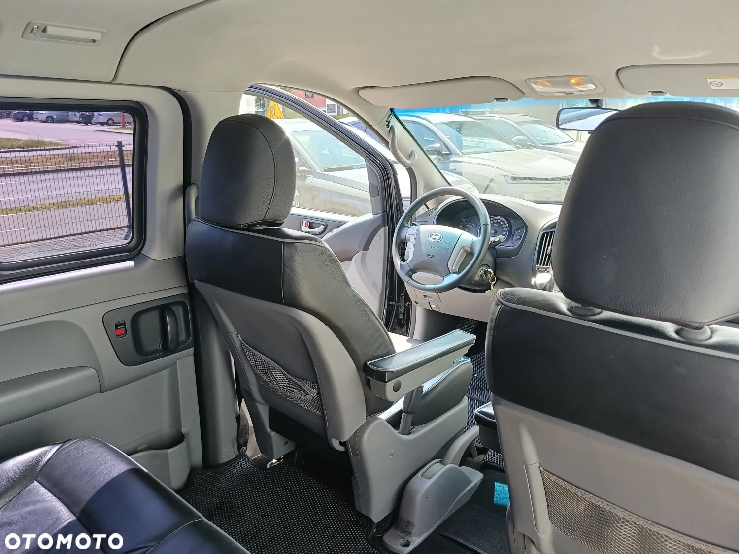 Hyundai H-1 2.5 CRDi Travel Premium - 18