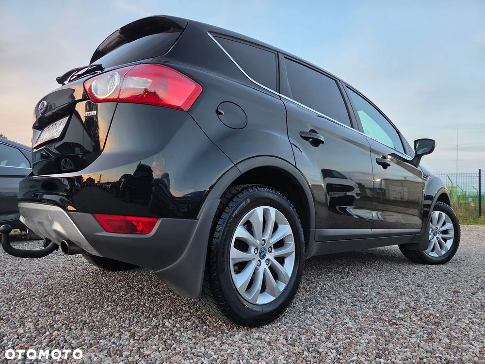 Ford Kuga 2.0 TDCi 2x4 Titanium - 4