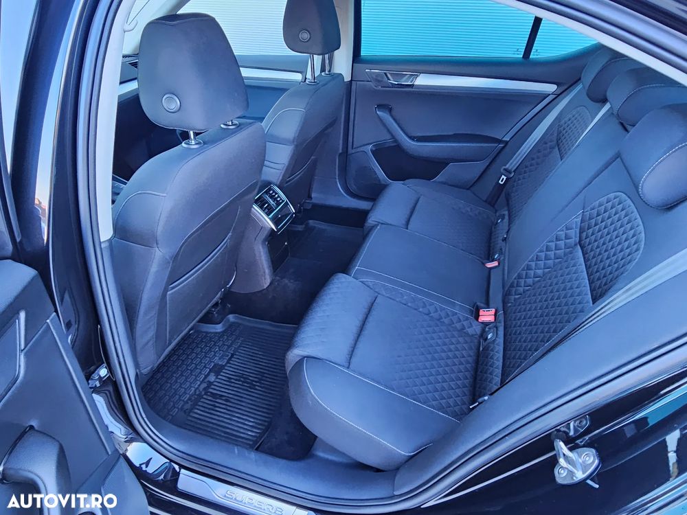 Skoda Superb 2.0 TDI DSG Sportline - 9