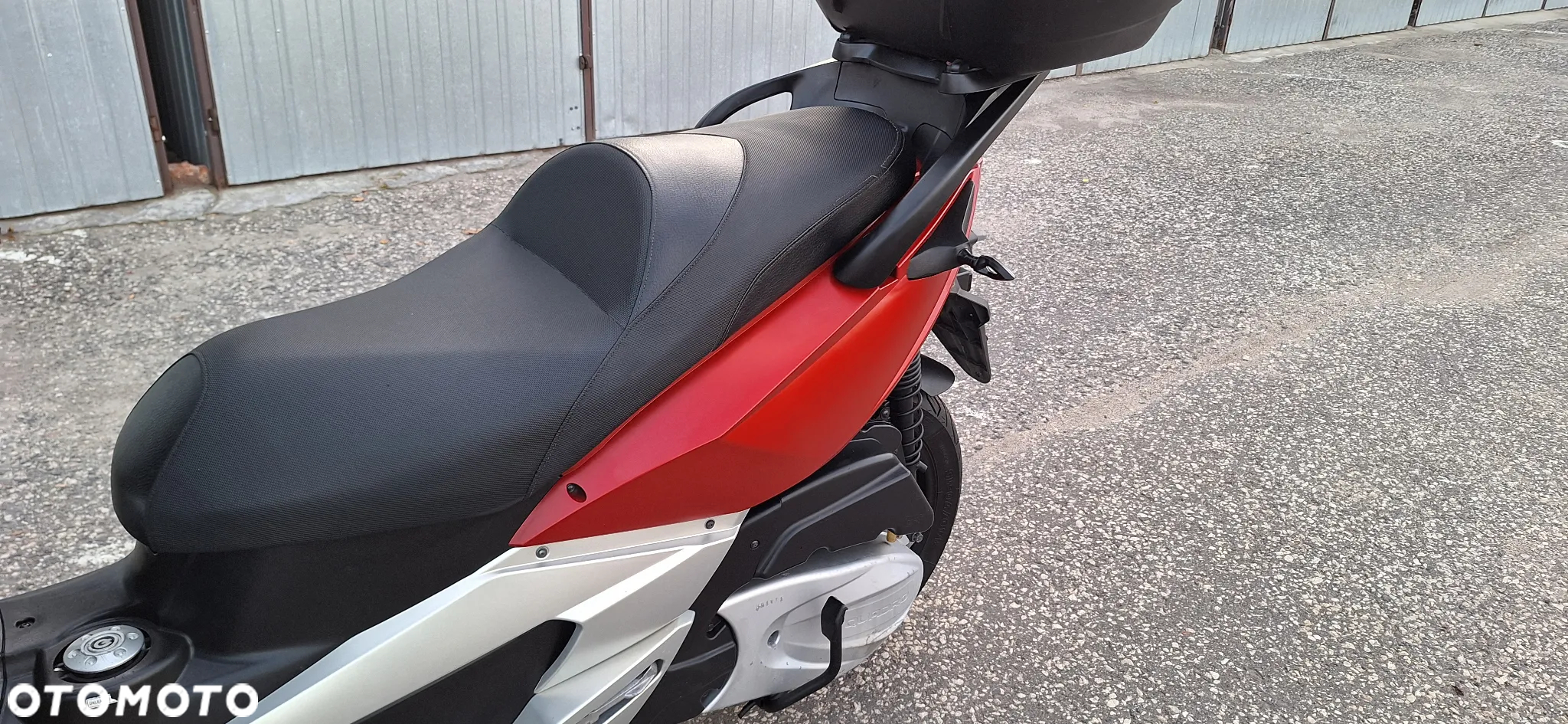 Piaggio MP-3 - 6