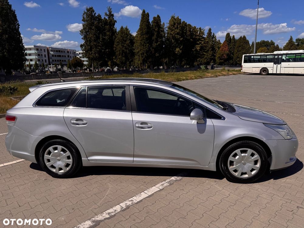 Toyota Avensis 1.8 Sol - 7