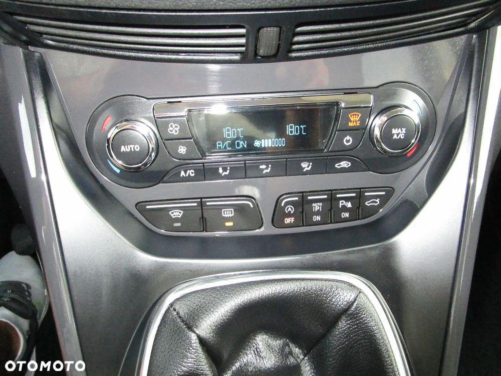 Ford Kuga 2.0 TDCi 2x4 Business Edition - 38