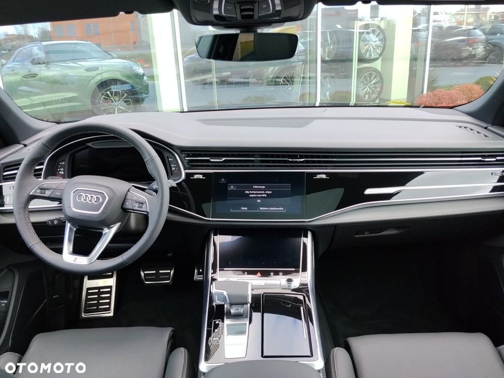 Audi Q8 - 12