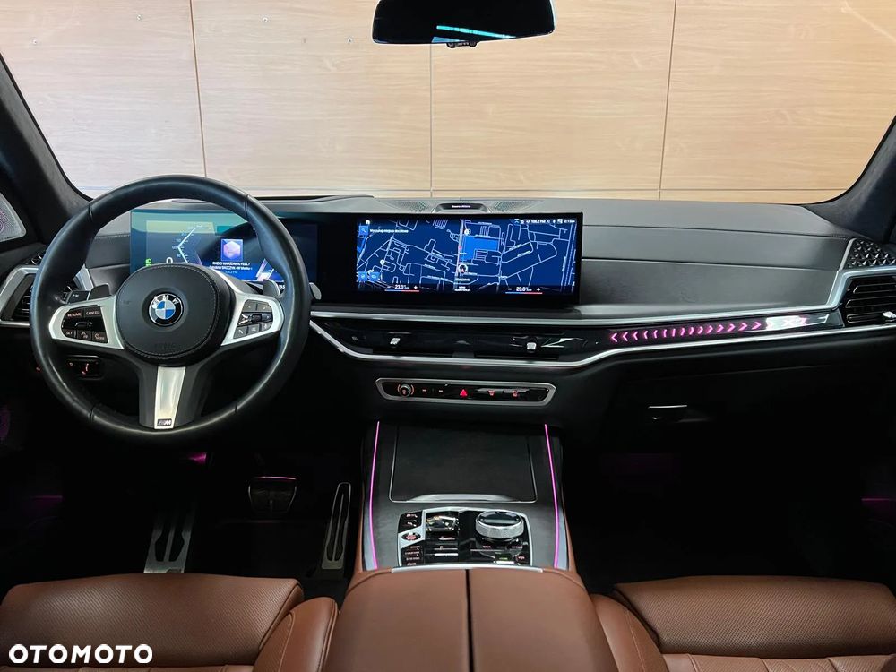 BMW X7 - 16