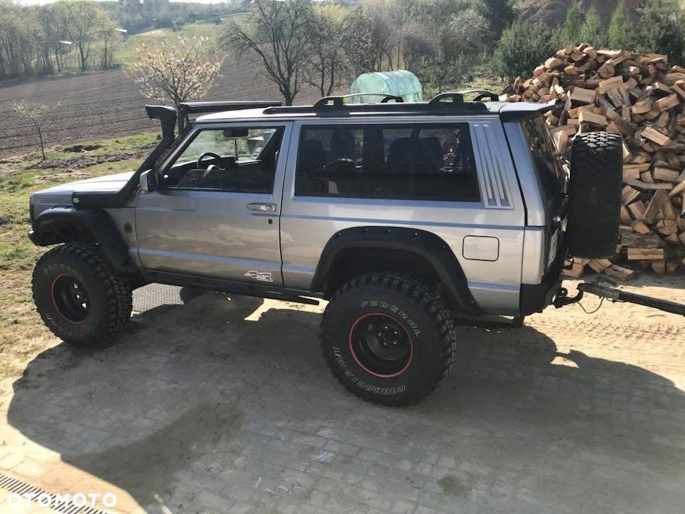 Jeep Cherokee - 3