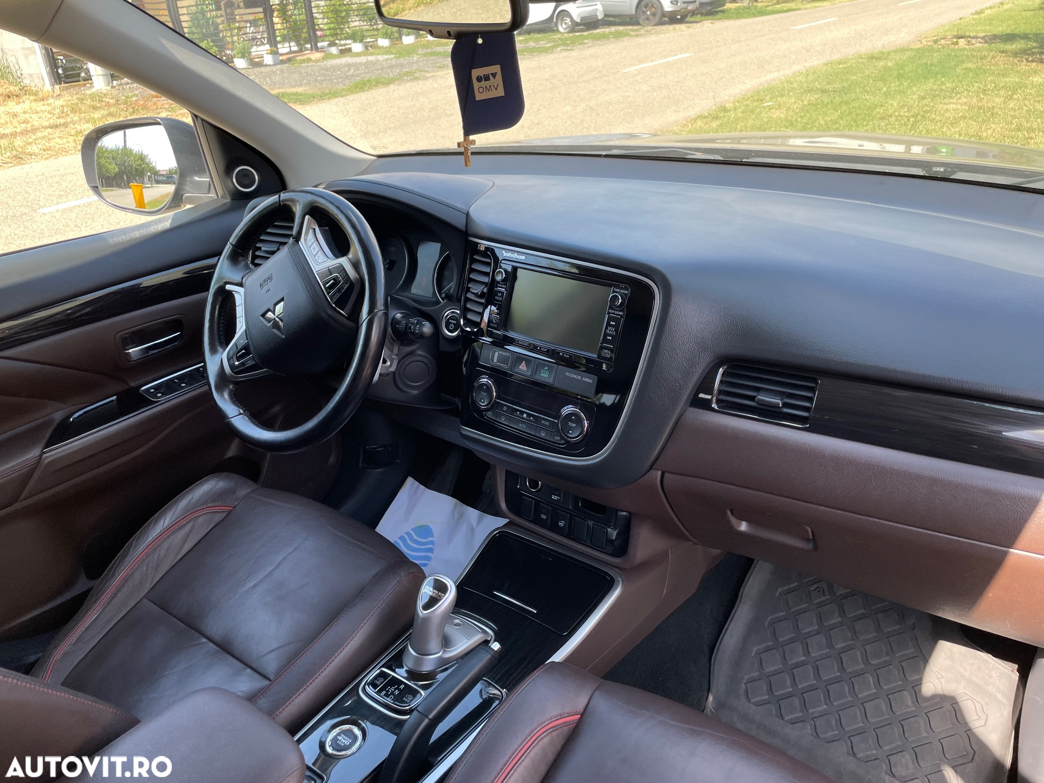 Mitsubishi Outlander - 14