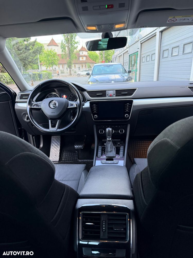 Skoda Superb 2.0 TDI DSG Ambition - 2