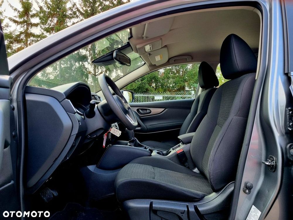 Nissan Qashqai 1.2 DIG-T Visia Xtronic - 9