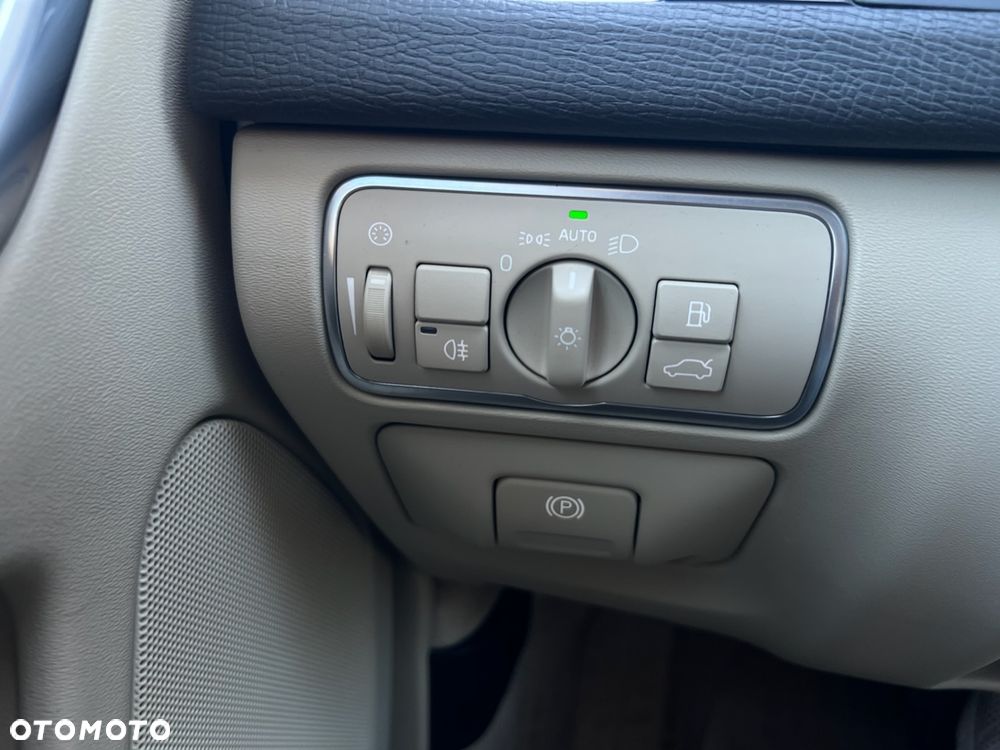 Volvo XC 60 - 21