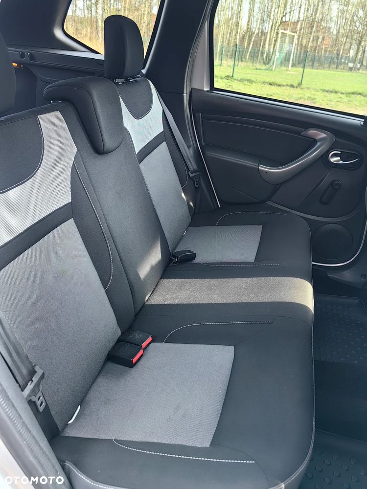 Dacia Duster 1.6 SCe Laureate S&S - 11