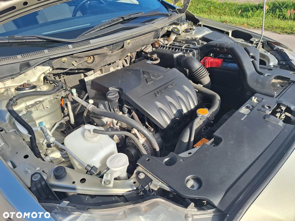 Mitsubishi Lancer 1.5 Invite - 15