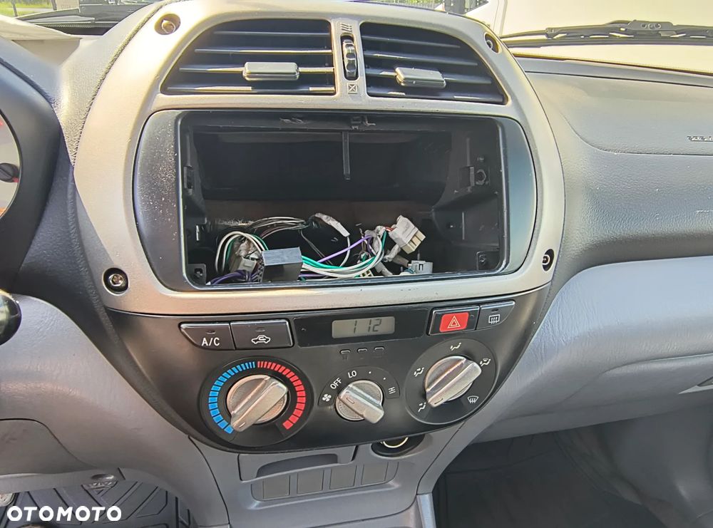 Toyota RAV4 D-4D 4x4 Sol - 17