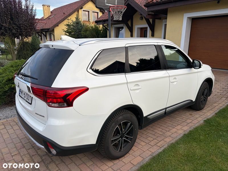 Mitsubishi Outlander 2017 photo 5