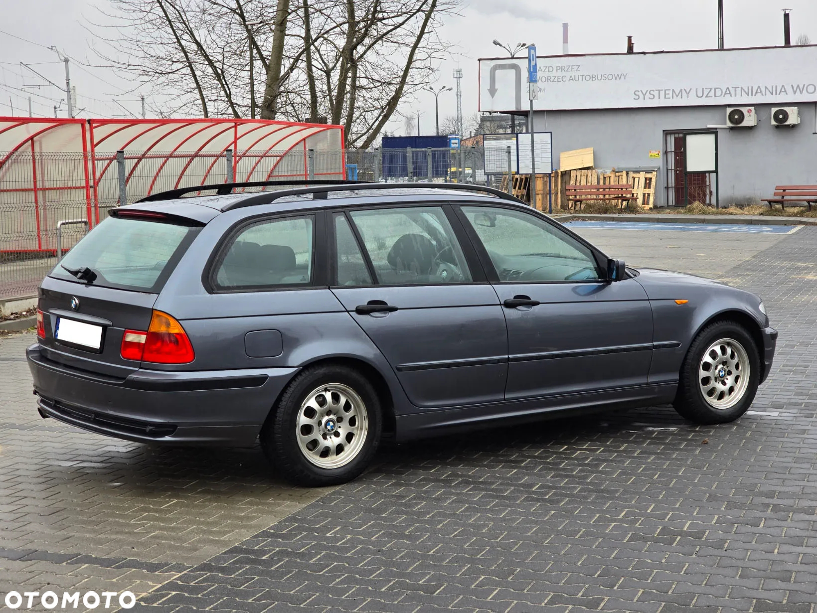 BMW Seria 3 316i - 4