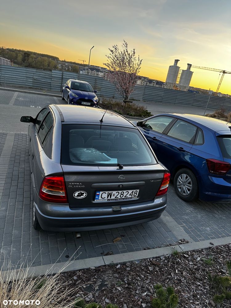 Opel Astra - 4