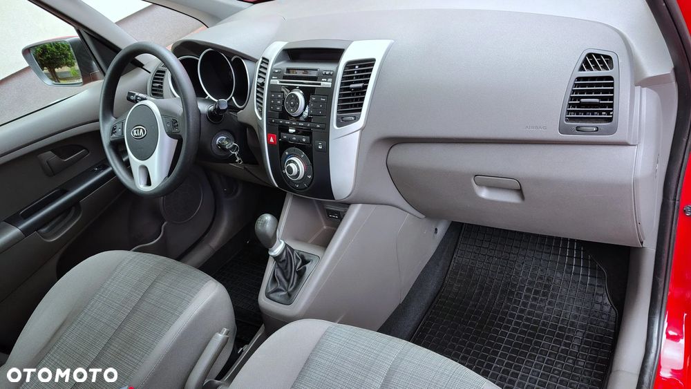 Kia Venga - 23