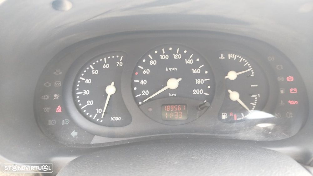 Renault Clio 1.2 RT - 4