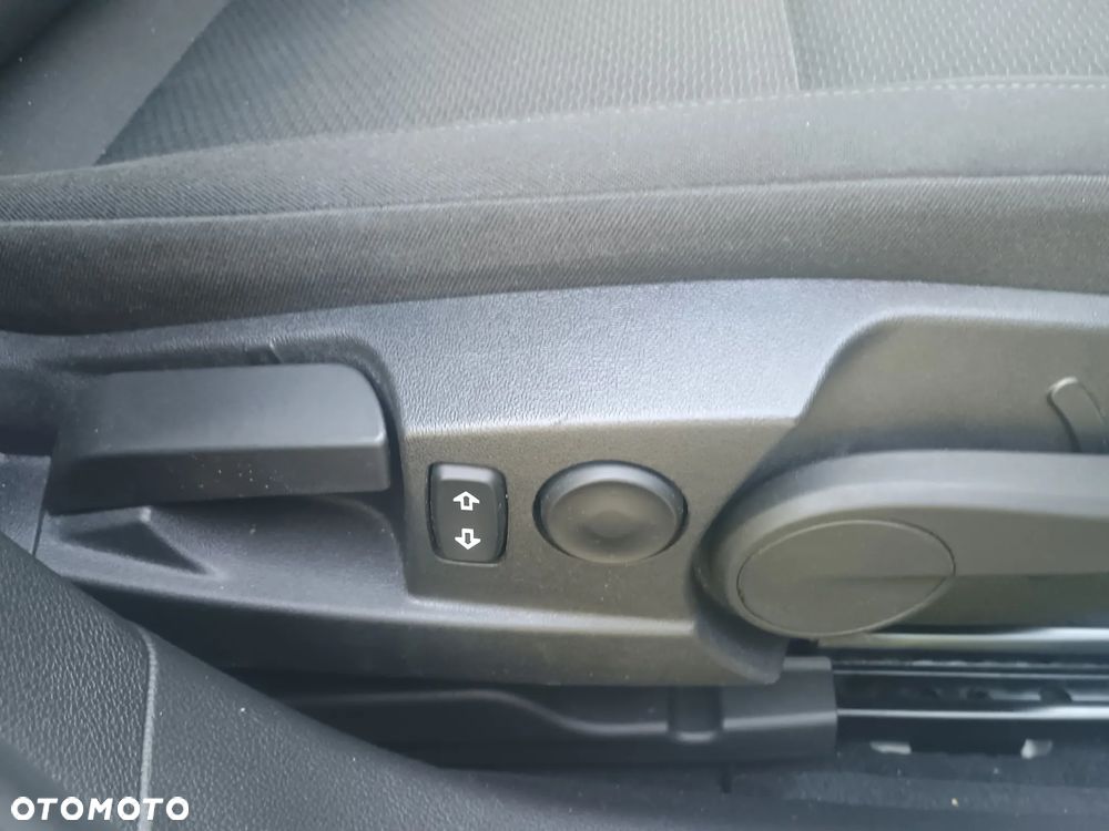 Opel Insignia 1.6 T Cosmo EU6 - 10