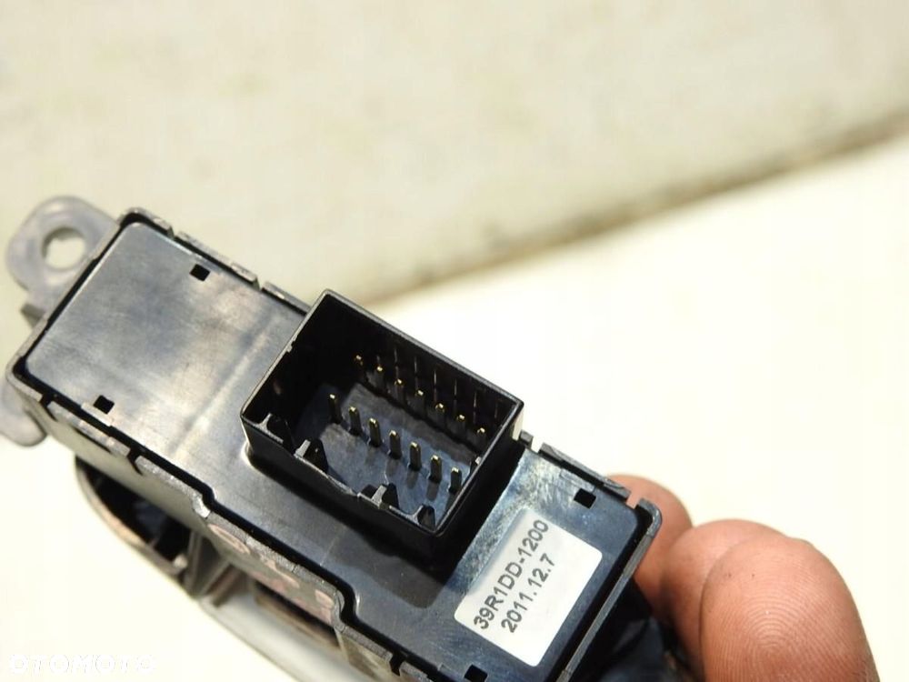 PRZEŁĄCZNIK PODGRZEWANIA FOTELA PRAWY PRZÓD HYUNDAI I40 937303Z200 - 3