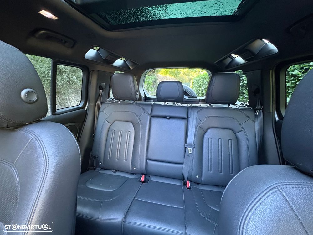 Land Rover Defender - 14
