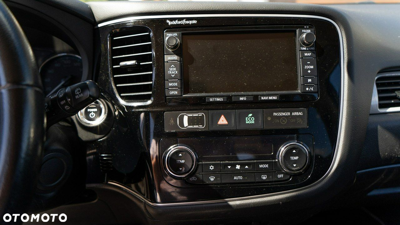 Mitsubishi Outlander - 25