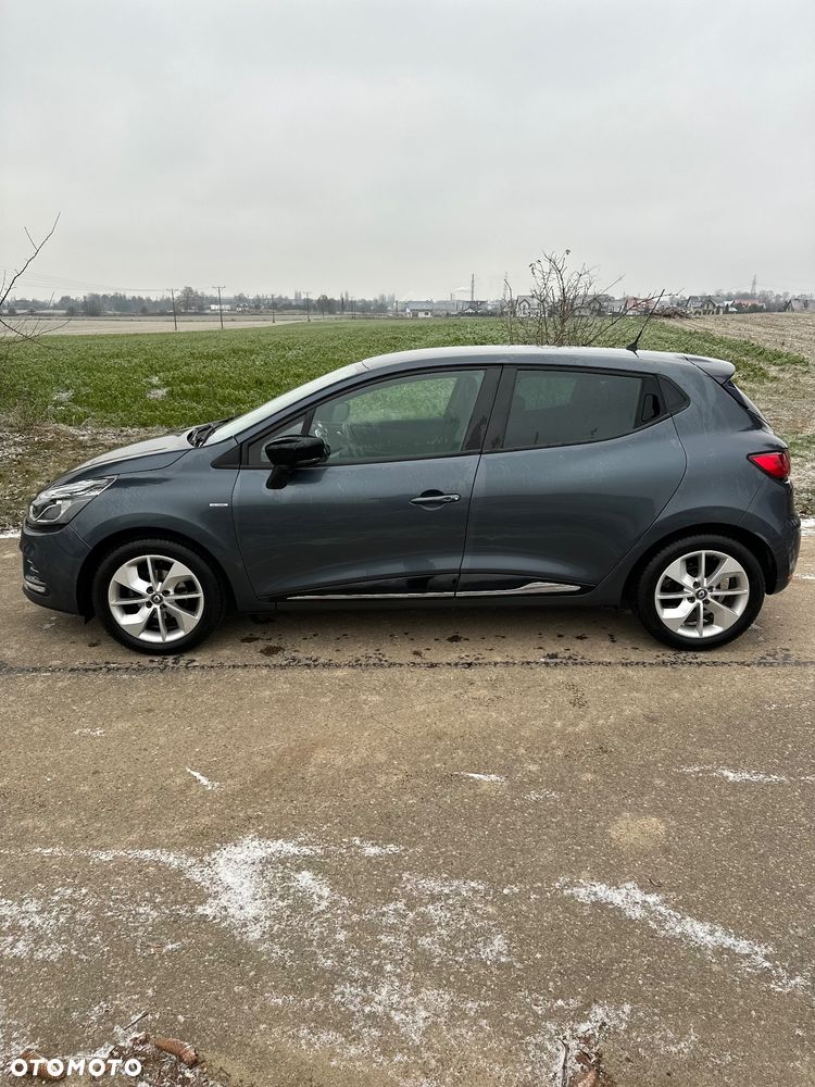 Renault Clio 1.2 16V 75 LIMITED - 8