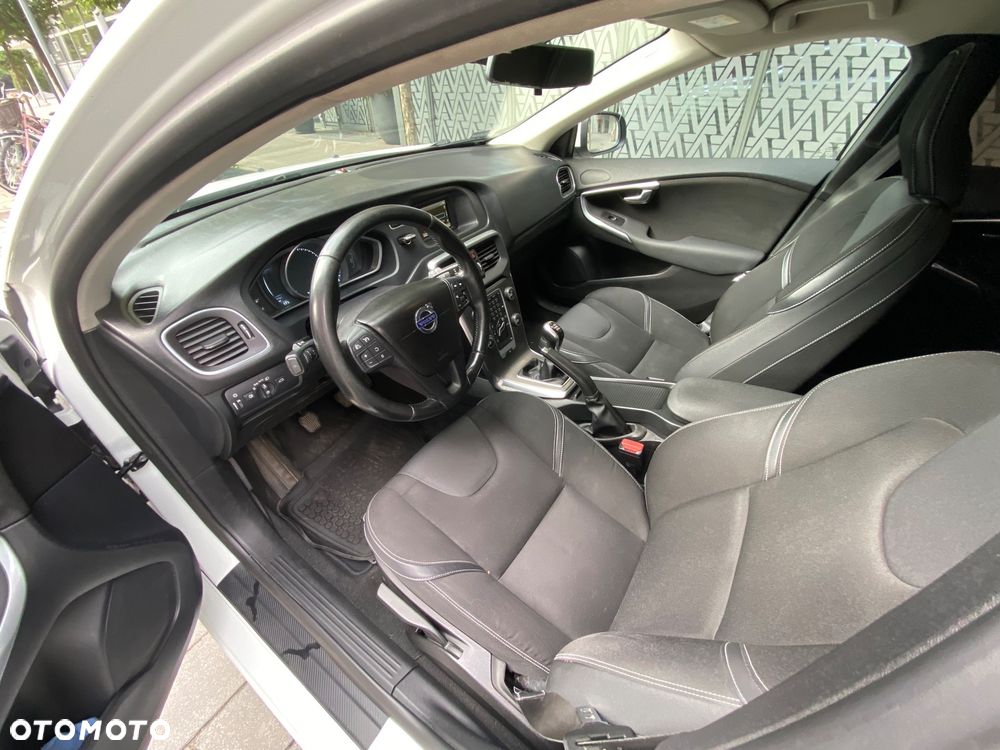 Volvo V40 D2 Summum - 24