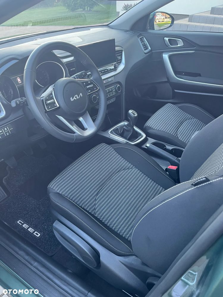 Kia Ceed - 8