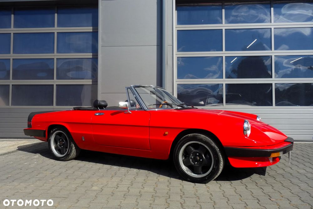 Alfa Romeo Spider - 1