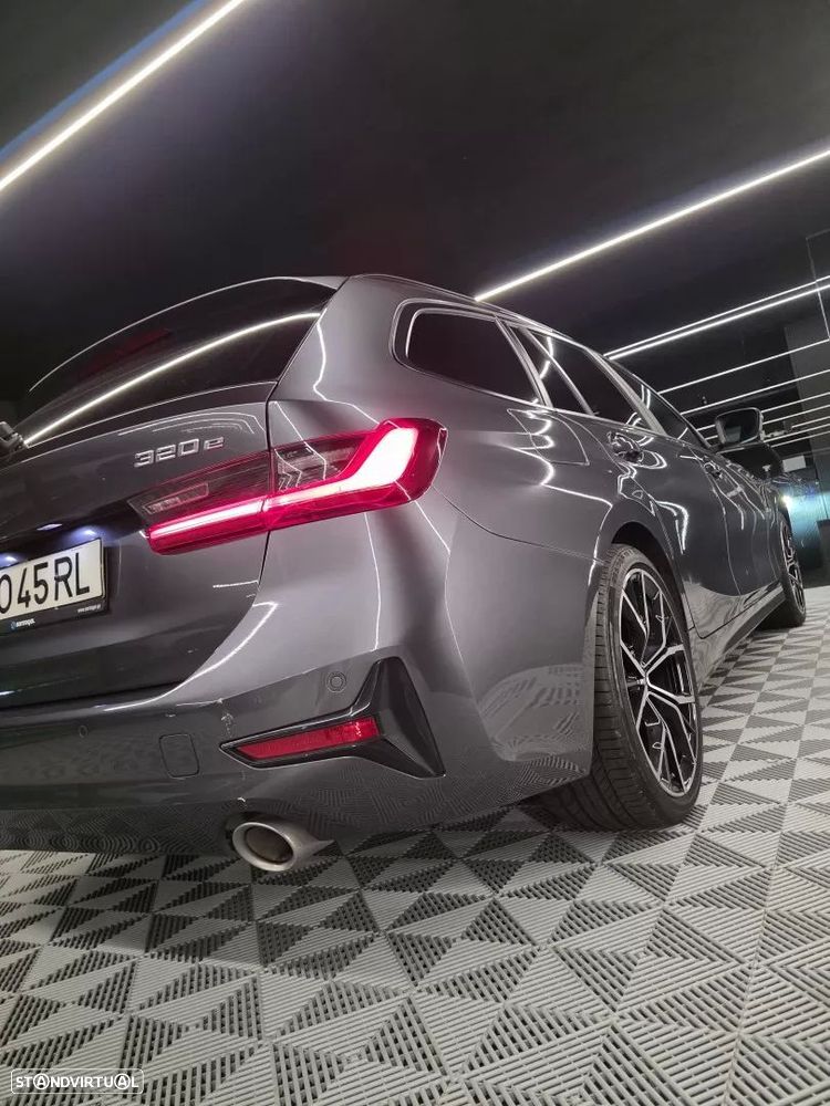 BMW 320 e Line Sport Auto — fotografia 13