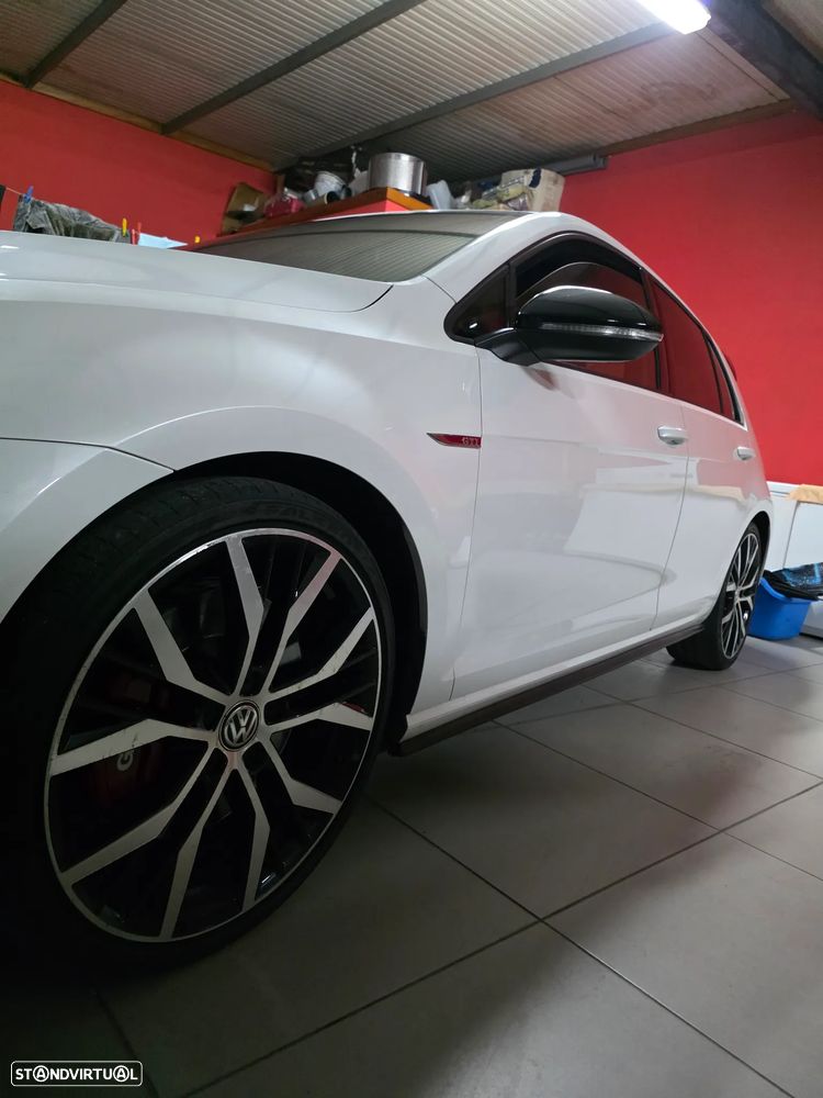 VW Golf 2.0 GTi DSG Edition 30 - 45