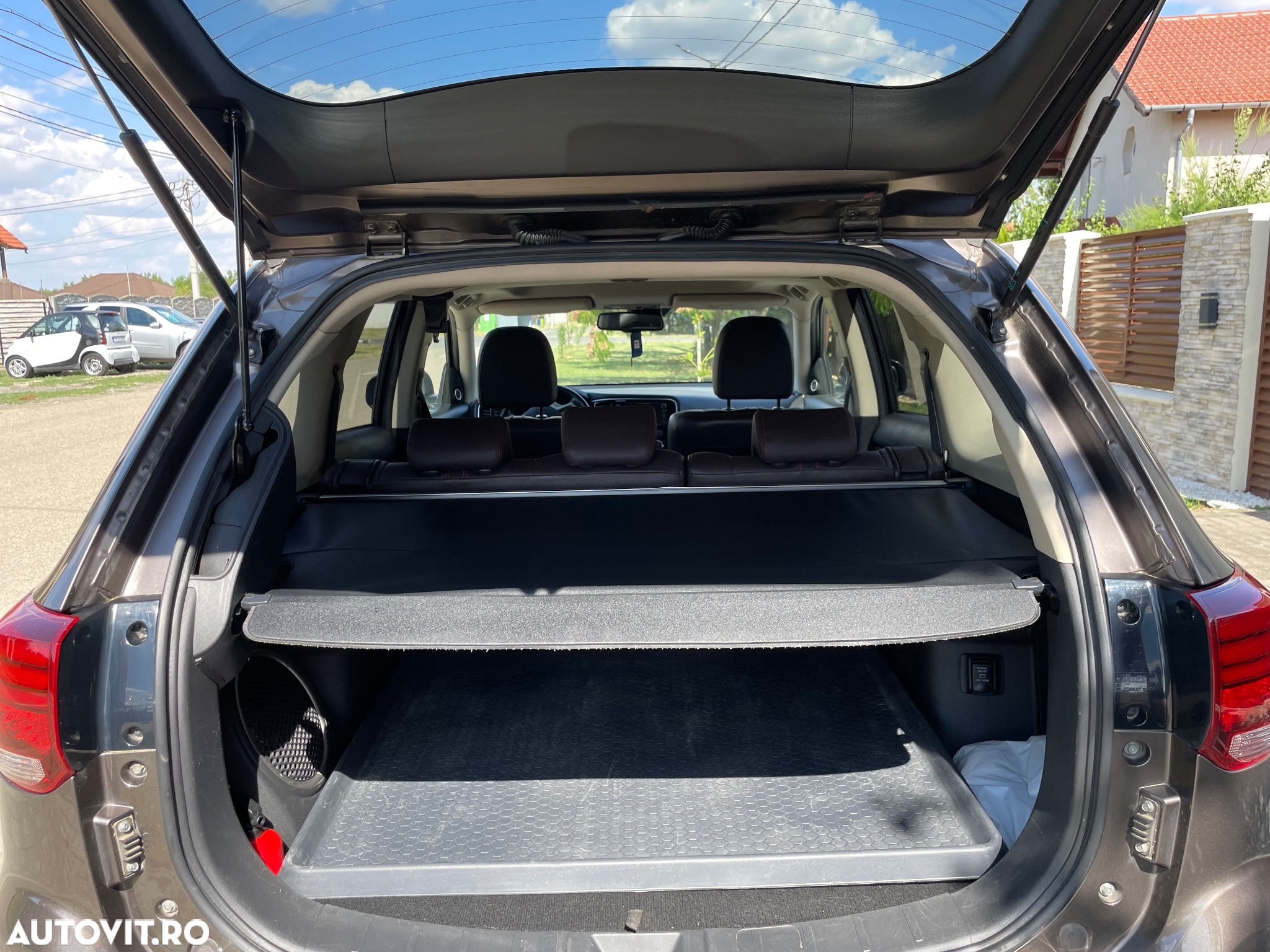 Mitsubishi Outlander - 16