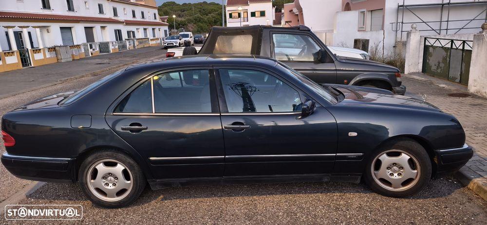 Mercedes-Benz E 230 - 3