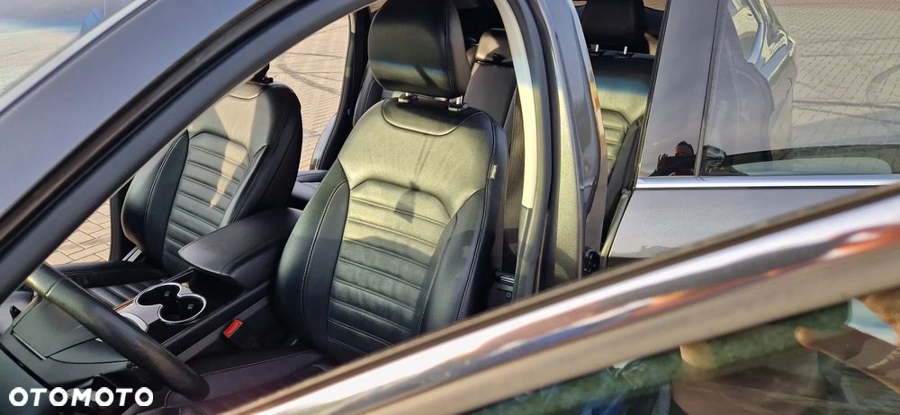 Ford Edge - 1