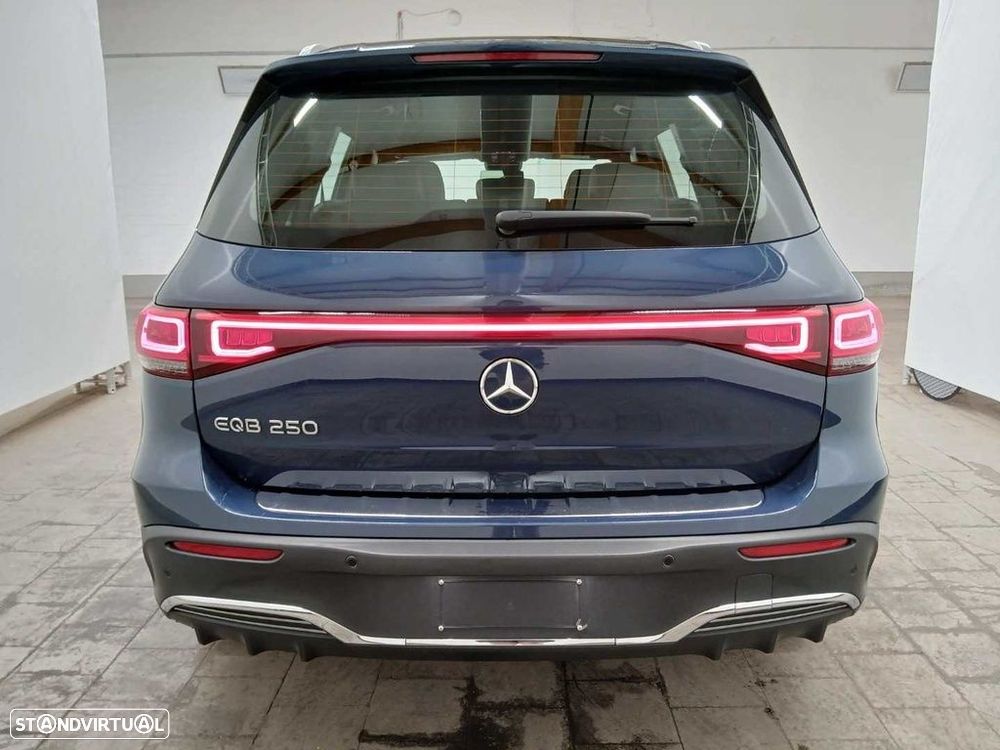Mercedes-Benz EQB 250 AMG Line - 12