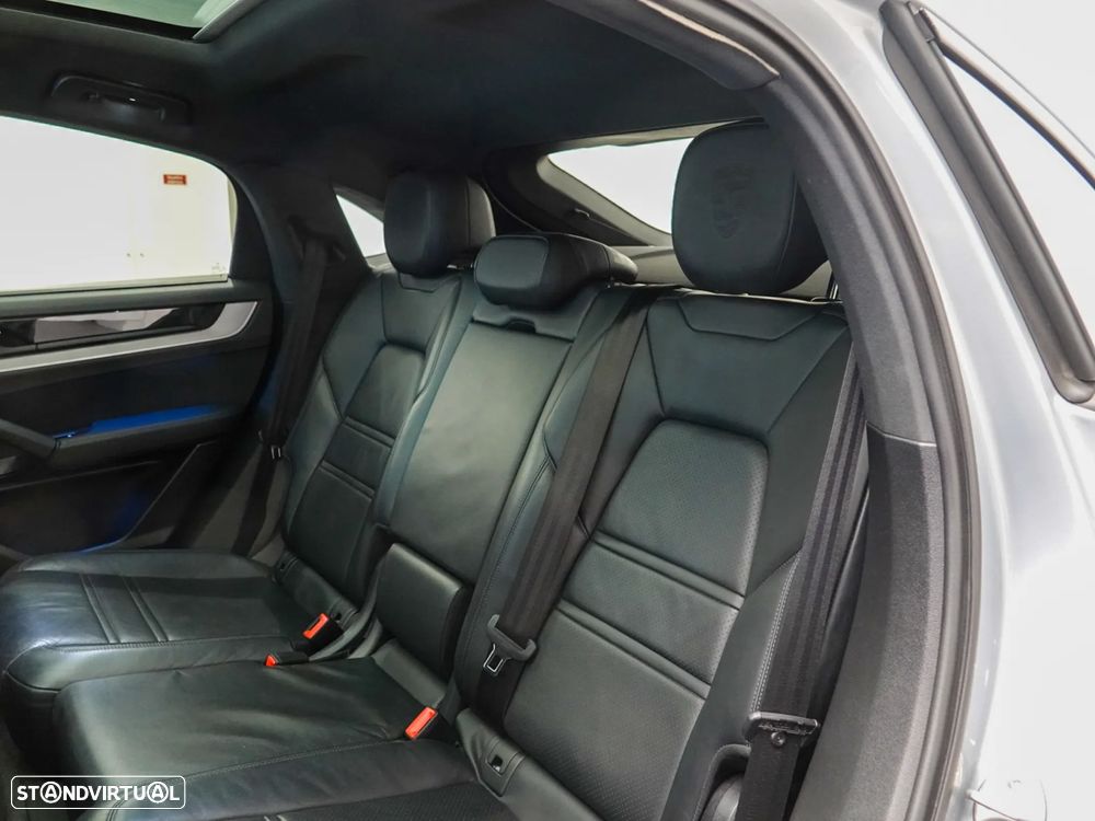 Porsche Cayenne Coupé E-Hybrid - 35