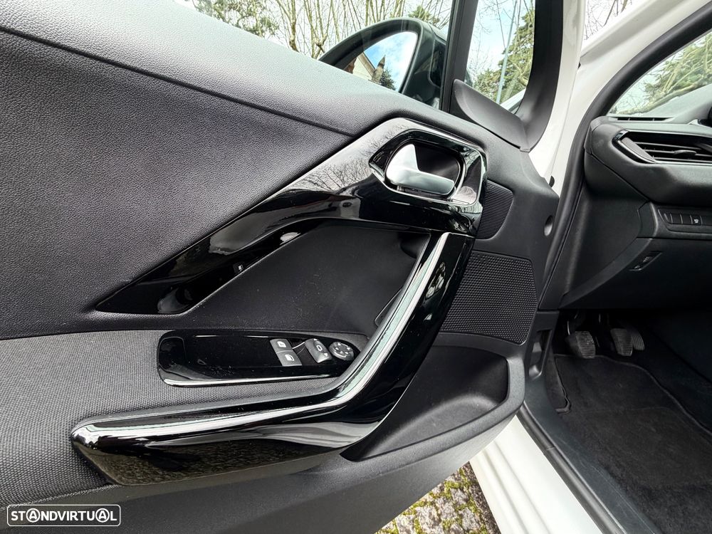 Peugeot 208 PureTech 82 Start & Stop Style - 18