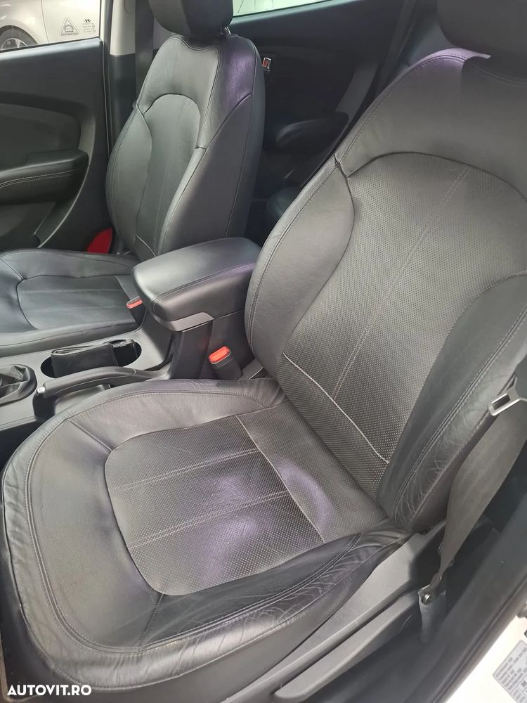 Hyundai ix35 2.0 CRDI Low 2WD GL Classic - 9