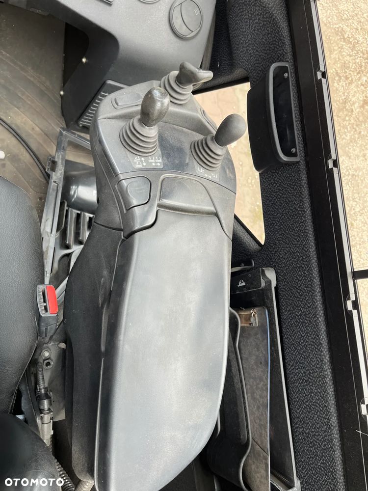 Linde H35T-02 seria 393 - 12