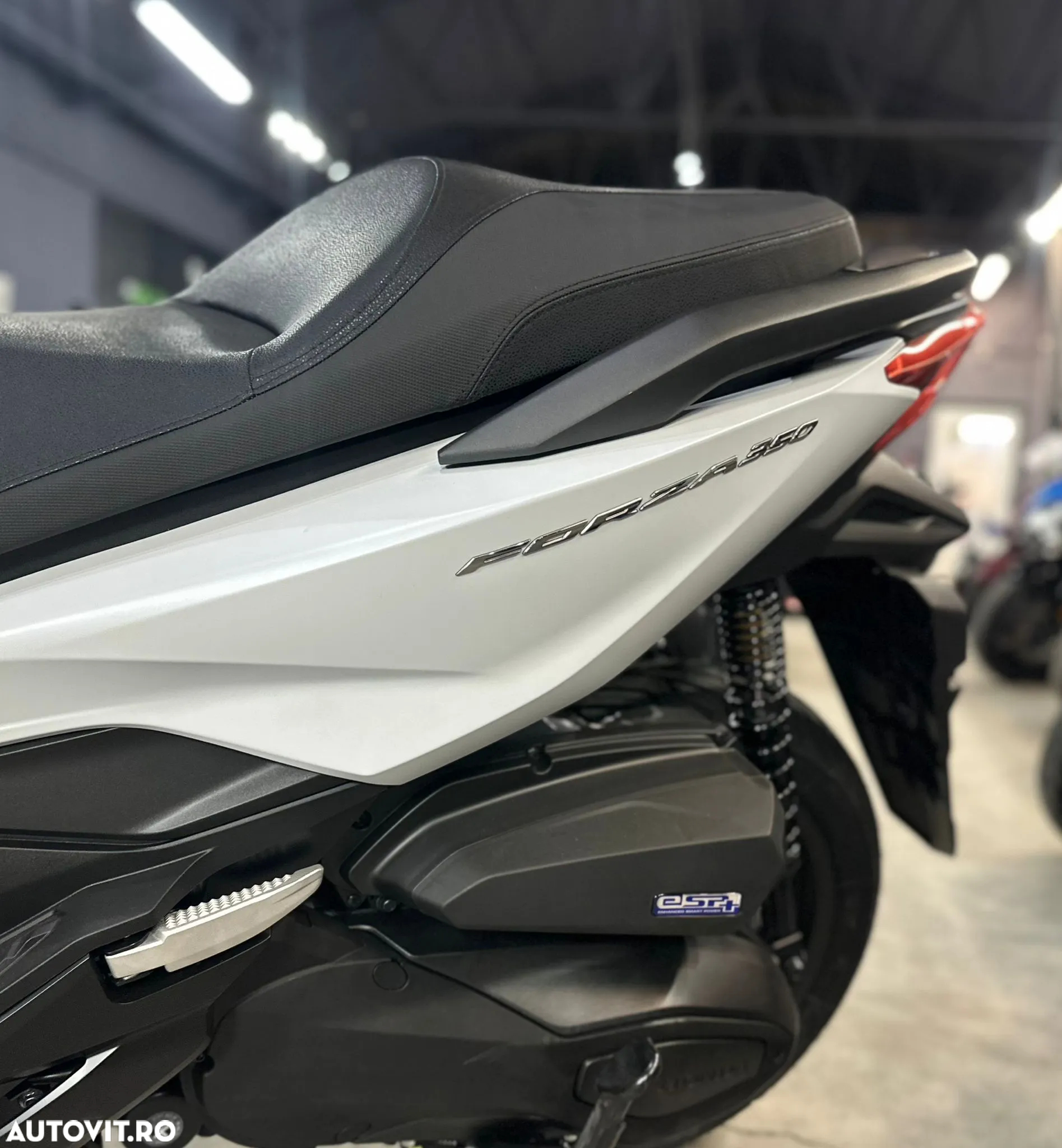 Honda Forza 350 - 7